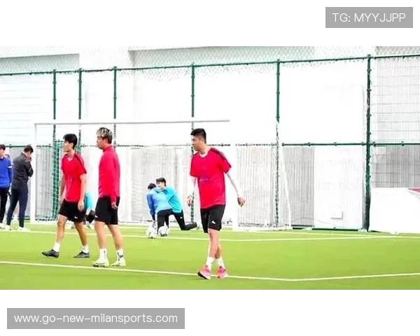 球队在训练营中通过技术分解提高球员表现，球队怎么训练